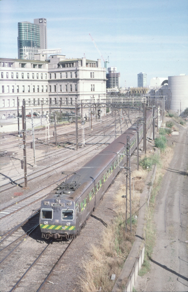 128177: Collins Street Bridge Empty Cars to North Melbourne Stabling Sidings 6-car Hitachi