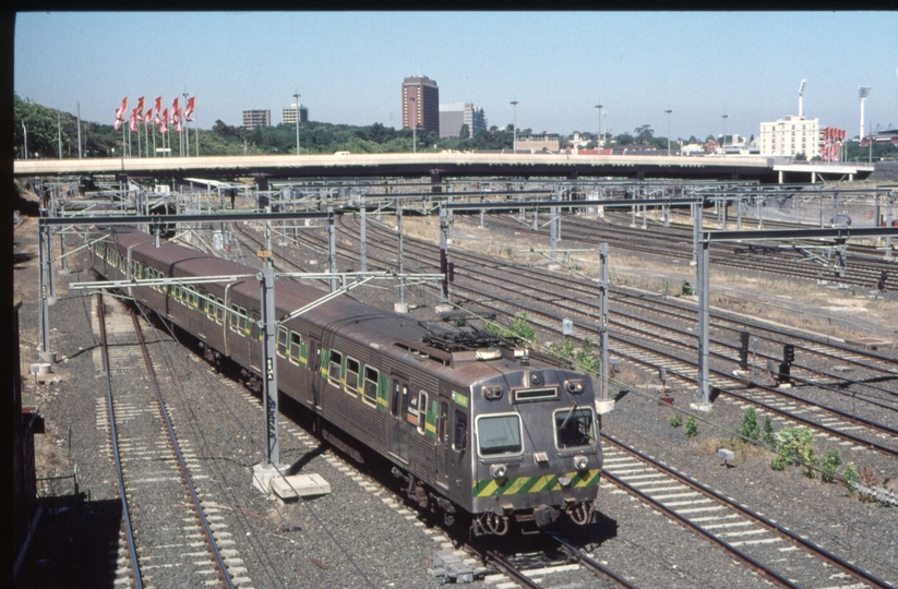 128200: Federation Square Up Connex Suburban 6-car Hitachi 94 M leading