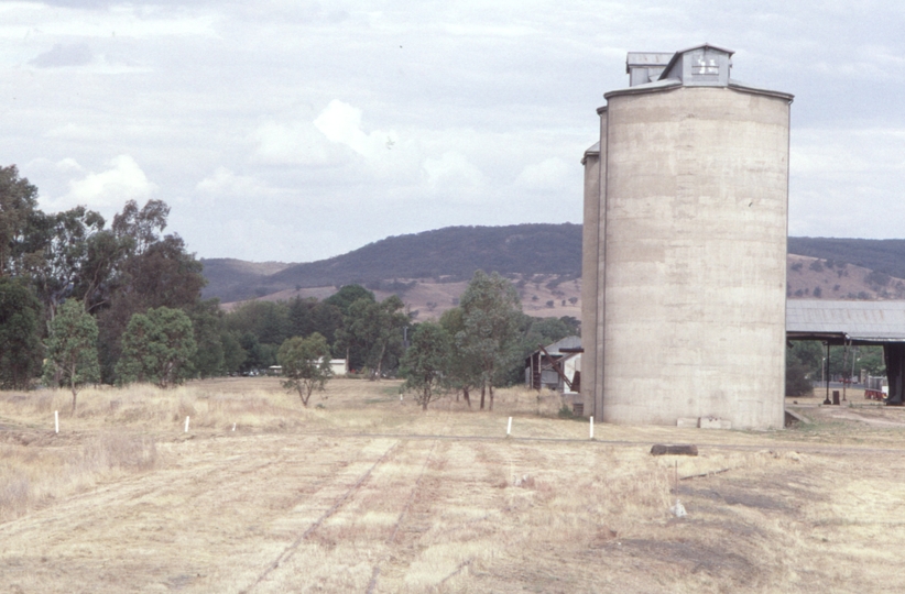 128246: Holbrook looking towards end of track