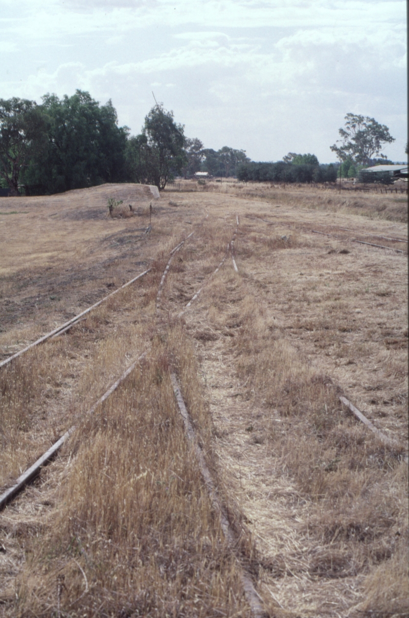 128249: Holbrook looking West towards passenger platform and Culcairn