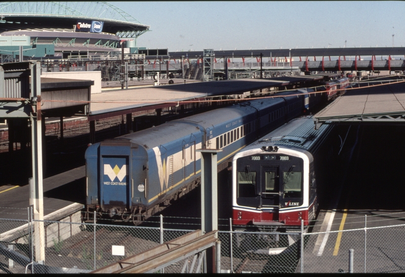 128293: Spencer Street West Coast Rail Car Set and 7003