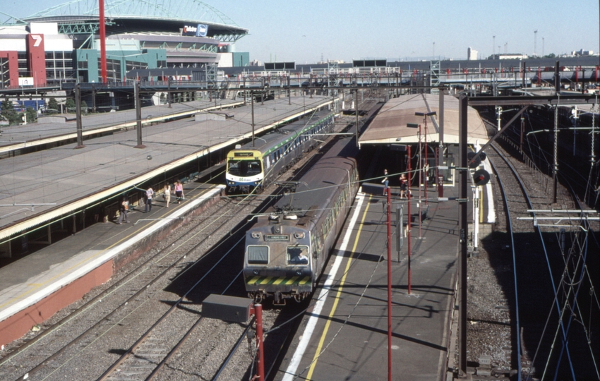 128294: Spencer Street MTrain Comeng and Hitachi Suburban Trains