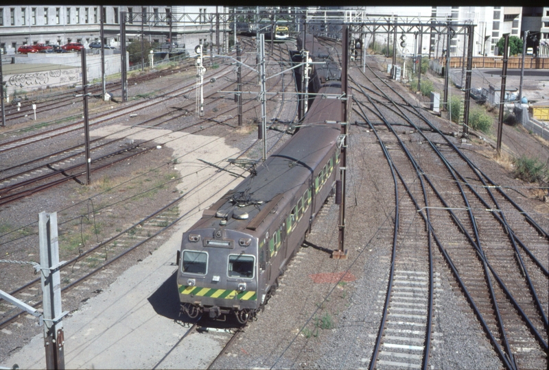 128318: Collins Street Bridge Down 6-car MTrain Hitachi Suburban Train