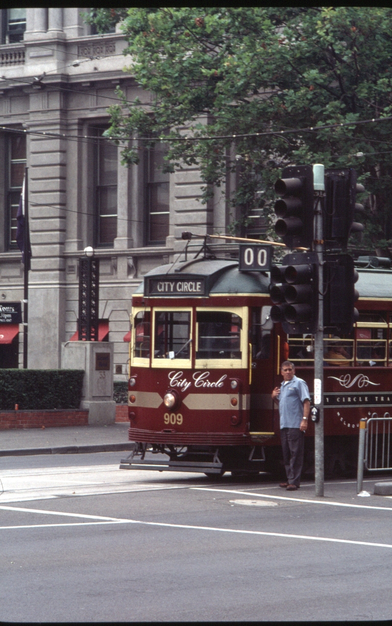 128368: Spencer Street at Flinders Street Anticlockwise City Circle SW6 909