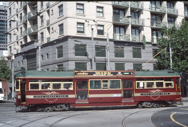 128381: Spencer Street at Latrobe Street Clockwise City Circle