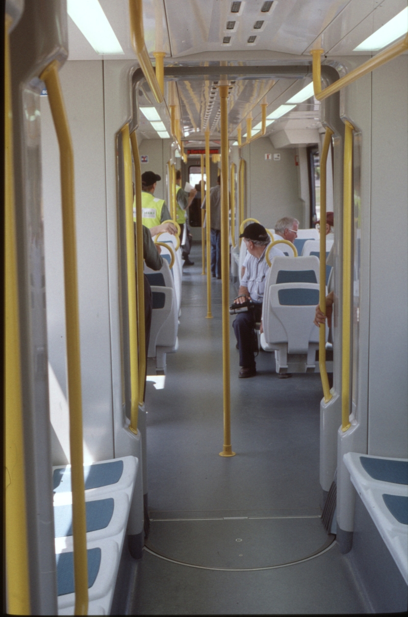 128389: Flinders Street opposite No 2 Shed Interior Porto 018