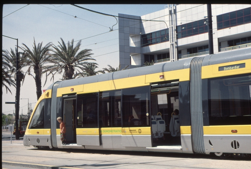 128394: Harbour Esplanade at Latrobe Street Porto 018