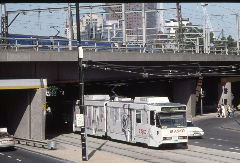 128416: Flinders Street at Railway Viaduct Route 70 inbound B2 2068