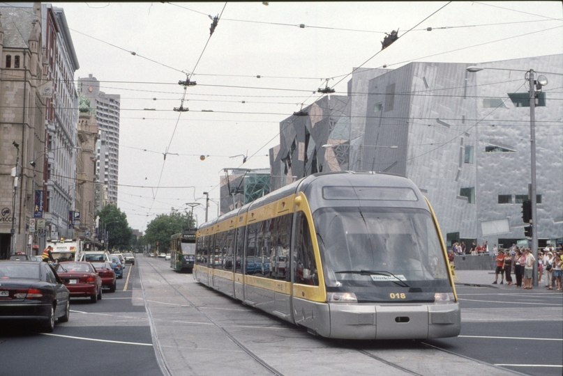 128417: Flinders Street at Swanston Street Porto 018 Westbound