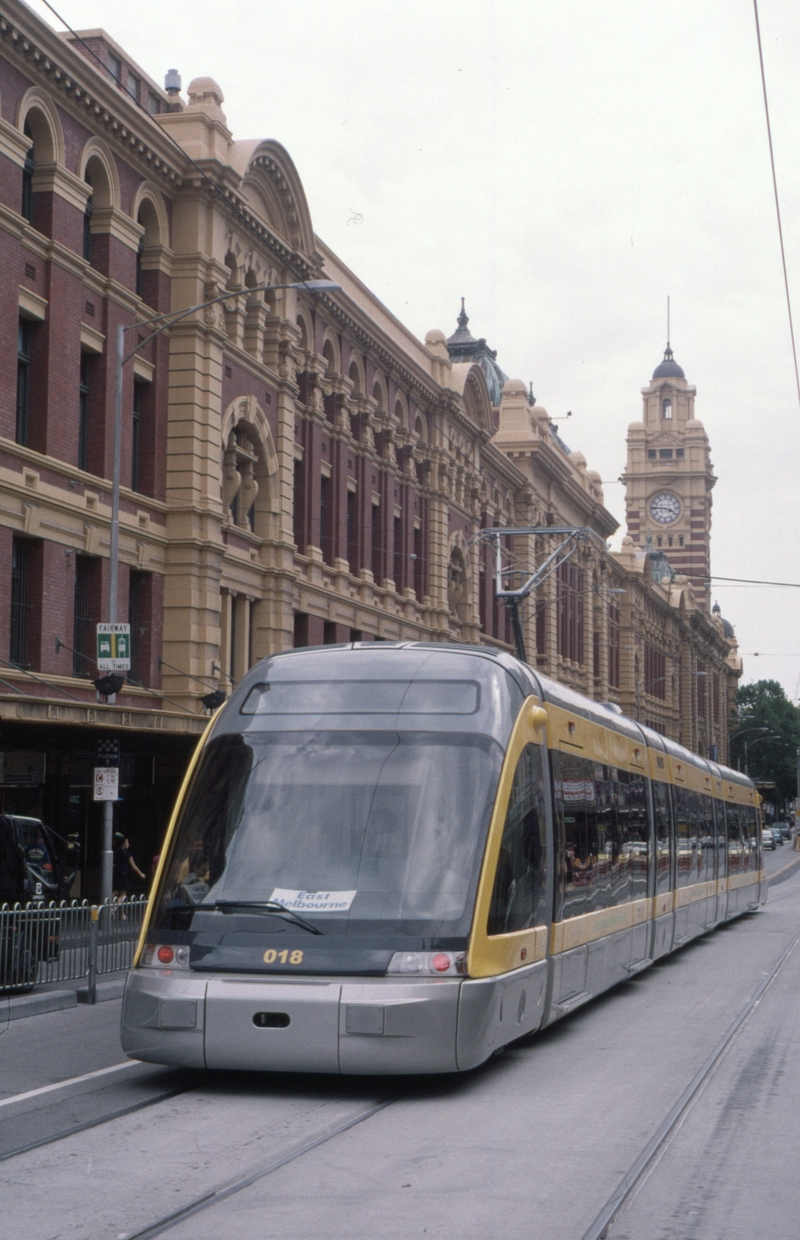 128418: Flinders Street at Swanston Street Westbound Porto 018