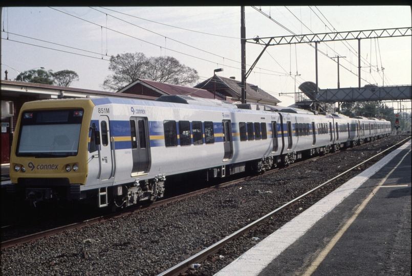 128433: Ringwood 851 M trailing Down 6-car X'Trapolis Suburban