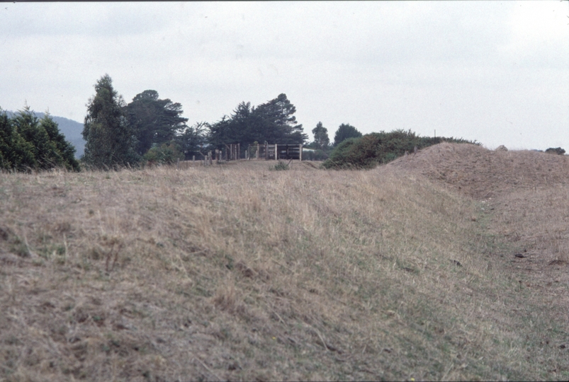 128492: Waubra looking towards Ballarat from end of track on South side of line