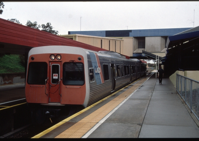 128637: Noarlunga Centre Up Suburban 3114 leading