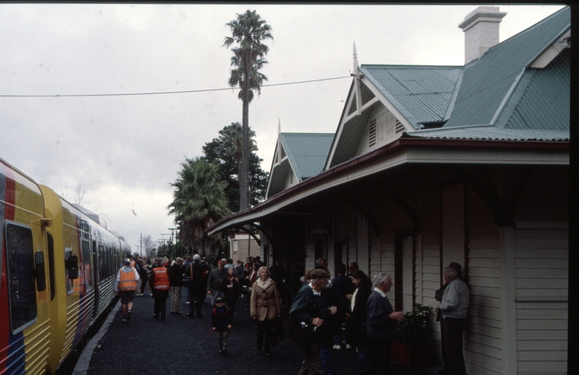 128654: Angaston NRM Special at platform looking towards Adelaide