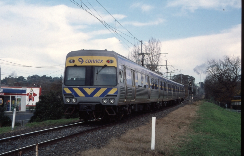 128684: Lilydale Up Suburban 3-car Connex Comeng 338 M trailing