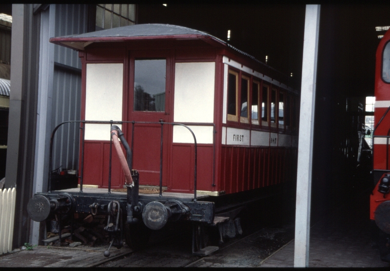 128839: TTMS Glenorchy End Platforn First Class Carriage