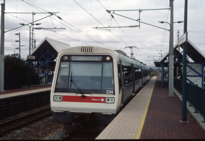 128953: Cannington Suburban to Perth AEA 224 leading