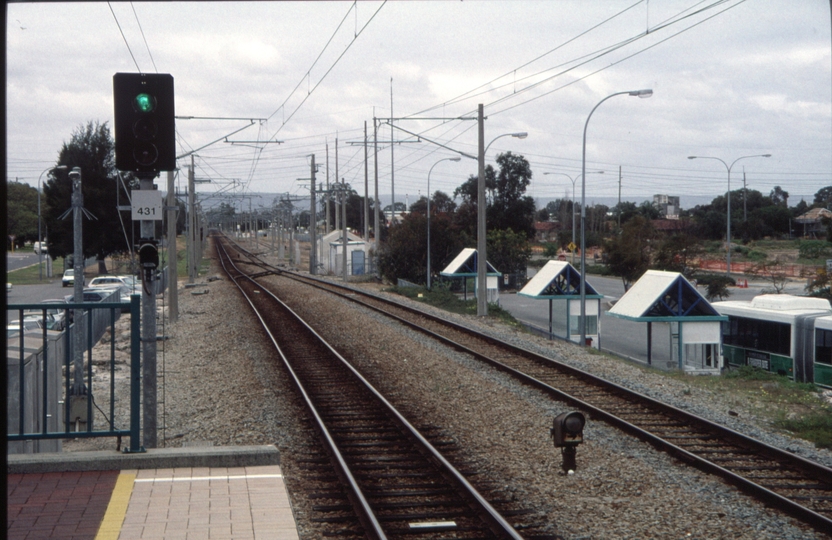 128954: Cannington looking towards Armadale