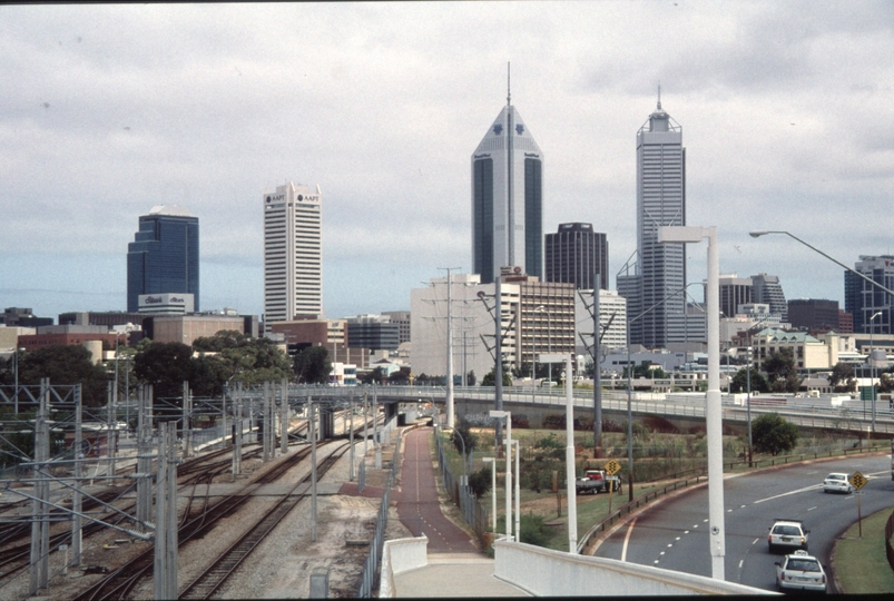 128957: Claisebrook looking towards Perth