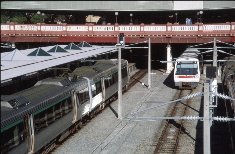 128991: Perth Suburban to Currambine AEA 219 leading