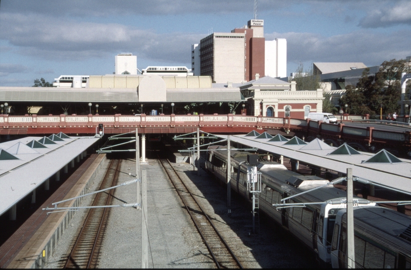 128993: Perth looking East towards 'Horseshoe' Bridge