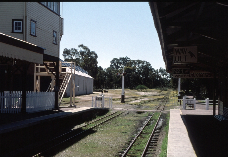 129028: Whiteman Village Junction looking towards Kangaroo Flats