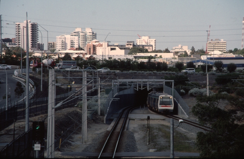 129229: East Perth Suburban to Midland 4-car AEB 331 leading