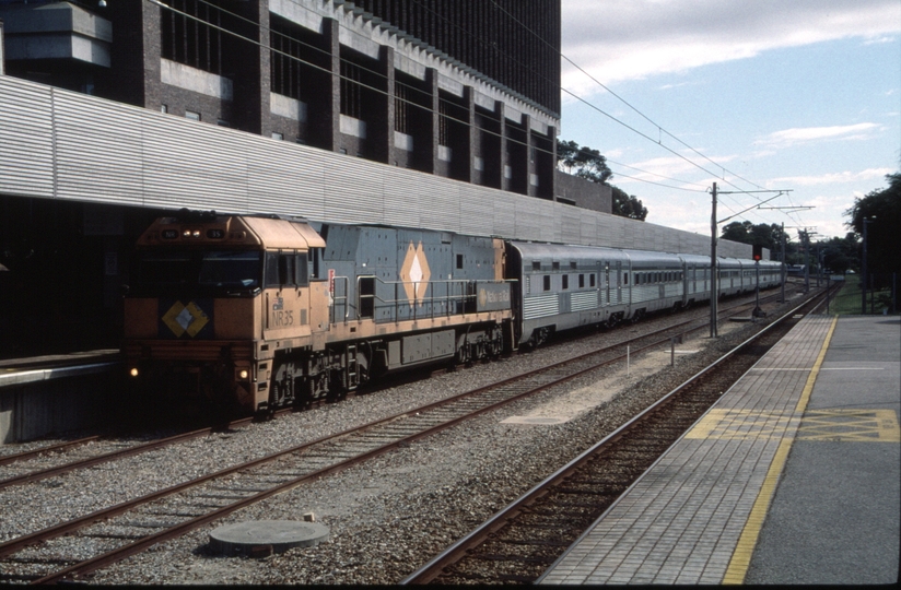 129232: East Perth Terminal Indian Pacific NR 35 arriving