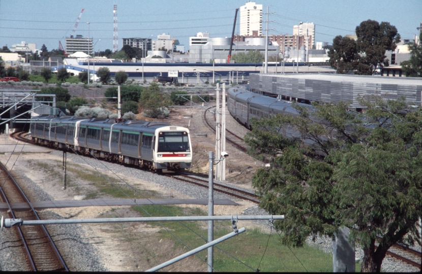 129234: East Perth Suburban to Midland AEB 319 leading