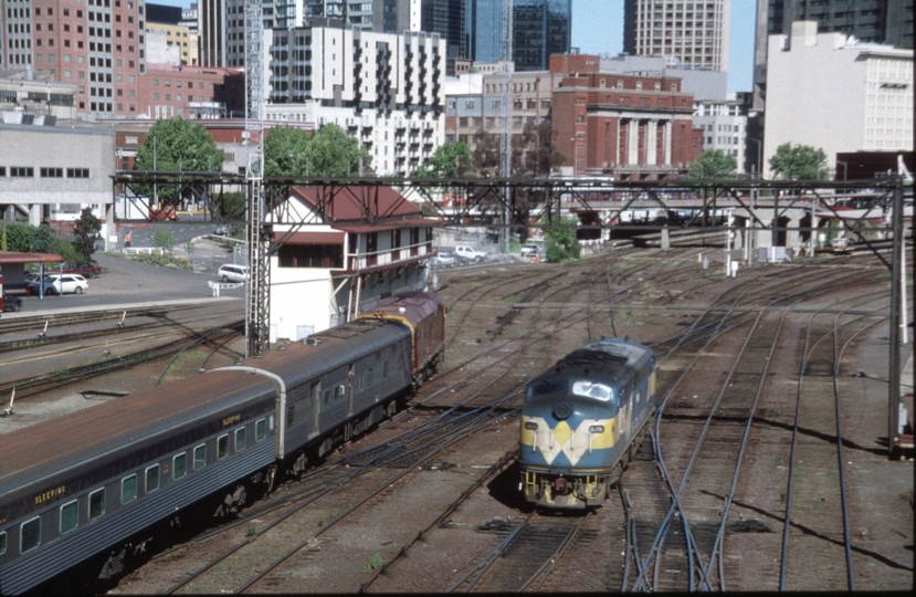 129263: Latrobe Street Bridge Up Empty Cars to form RTM Special 44211 Down Light Engine B 76