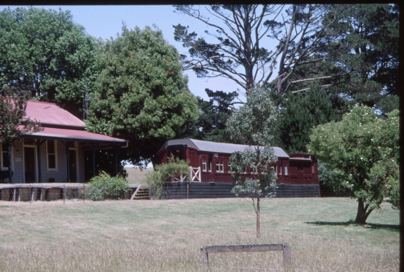 129306: Lyonville looking towards Daylesford 30 AW and Z Van