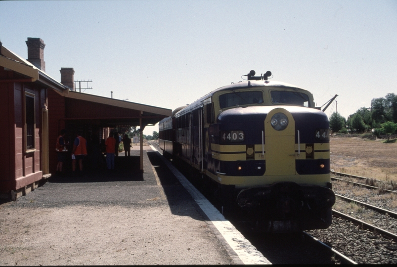 129439: Coolamon ARHS (ACT), Special to Junee 4403