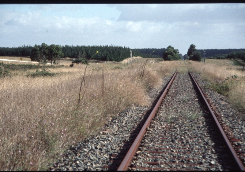 129512: Wandilo looking North from station former Glencoe line at left