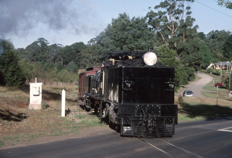 129607: Gembrook Main Road Level Crossing B070 up empty cars G 42