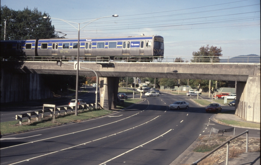 129621: Mount Dandenong Road Bridge Suburban to Lilydale Comeng 597 M trailing