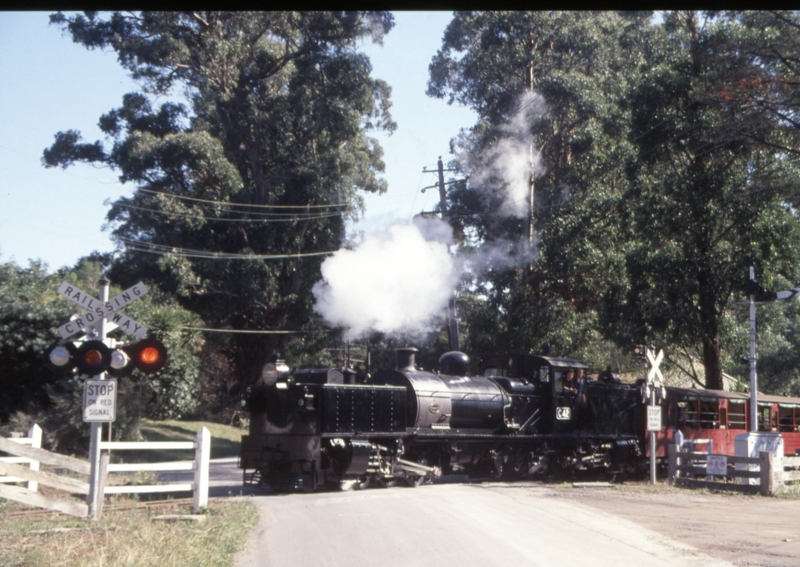 129672: Menzies Creek School Road Level Crossing (2), No 19 Down Passenger G 42