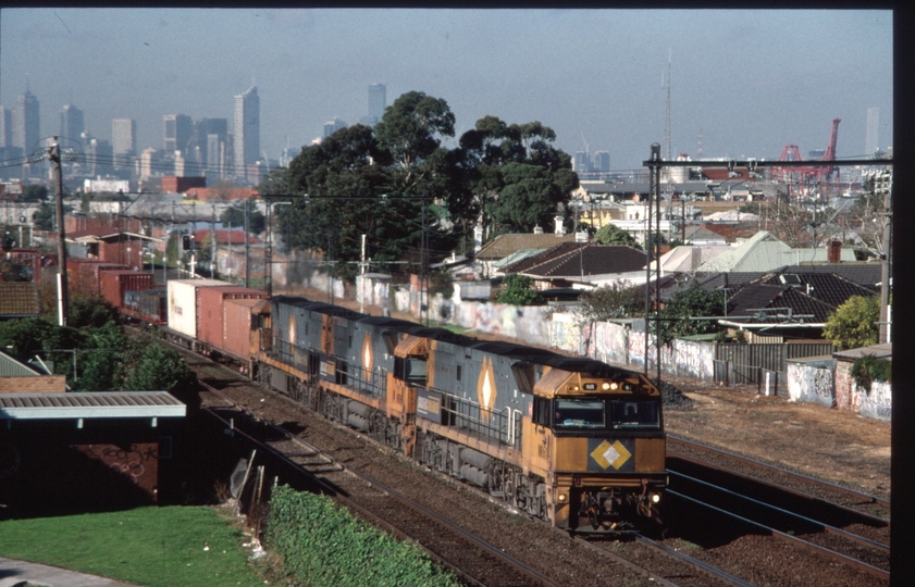 129710: West Footscray Junction Superfreighter to Adelaide NR 61 NR 89 NR 66