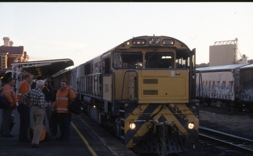 129874: Toowoomba 'Westlander' to Brisbane 2304