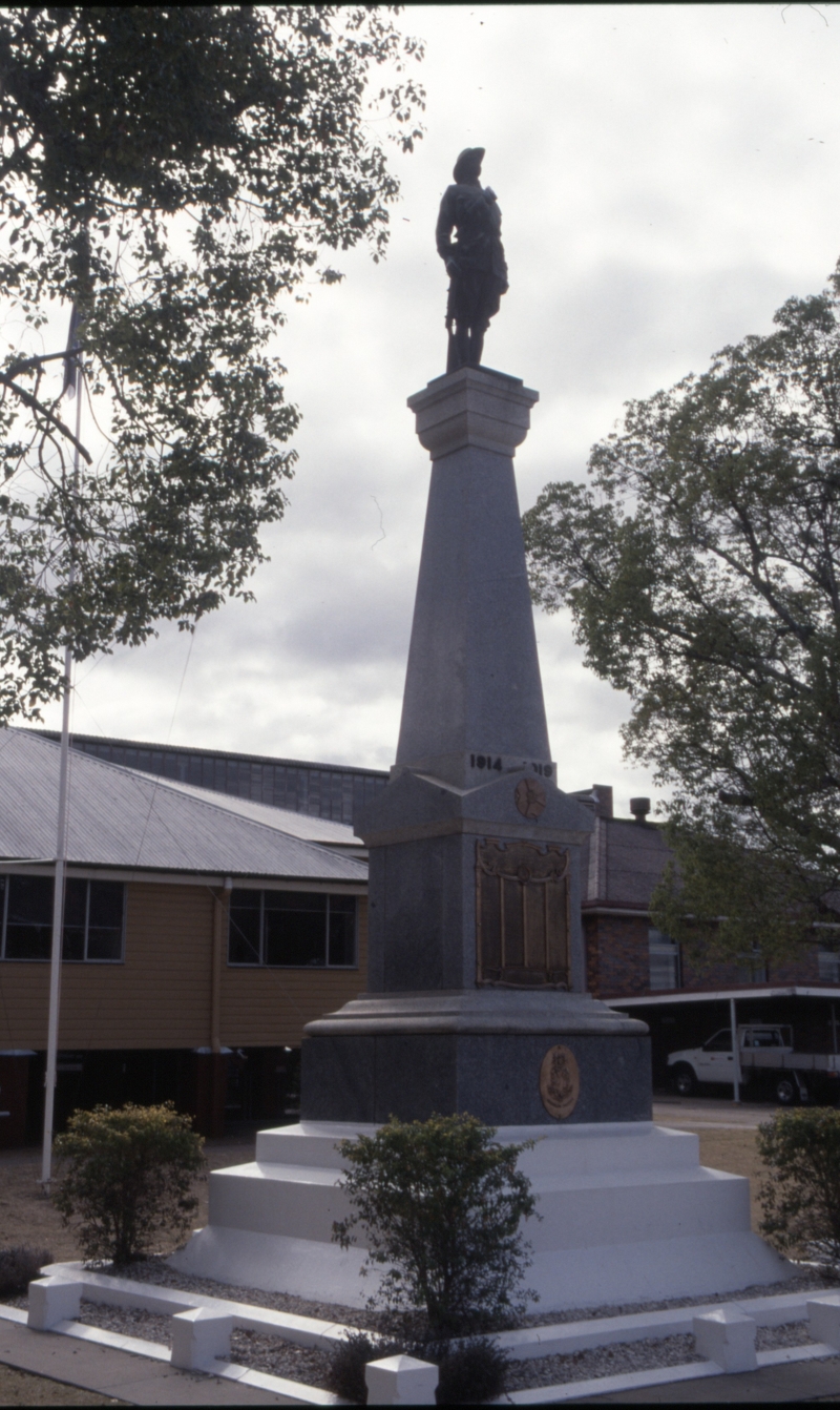 129887: Ipswich Workshops War Memorial