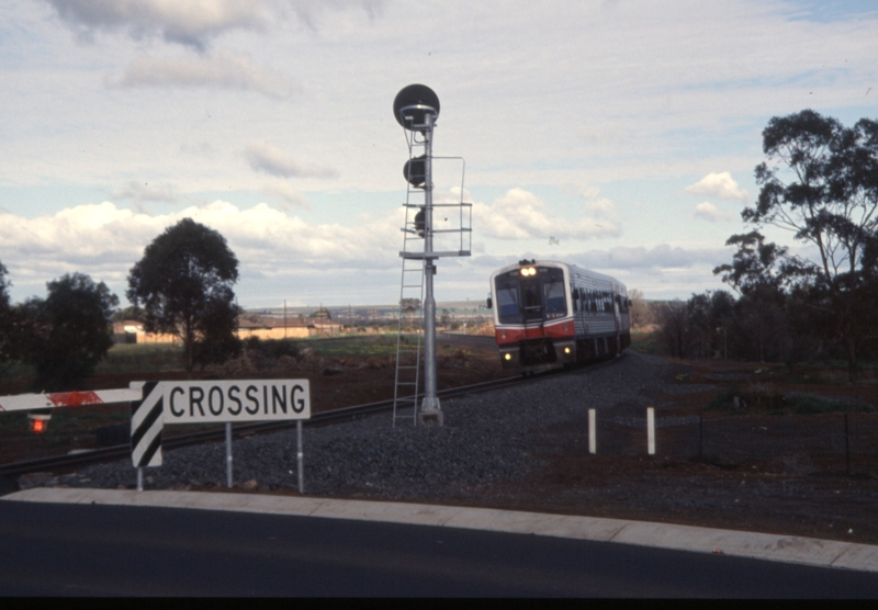 129991: Melton (down end on  deviation), 8:15am Passenger from Ararat 7016 7008