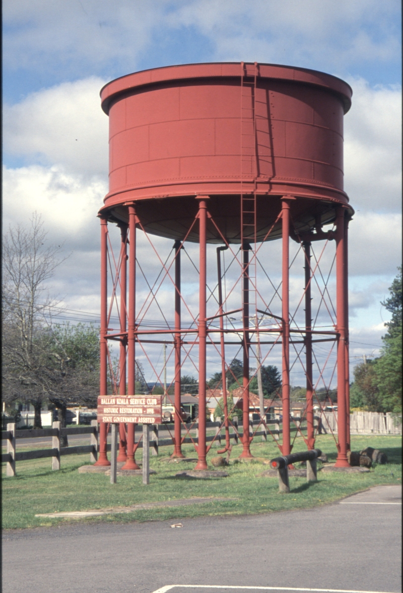 130054: Oct 9 2004 Ballan Locomotive Water Tank