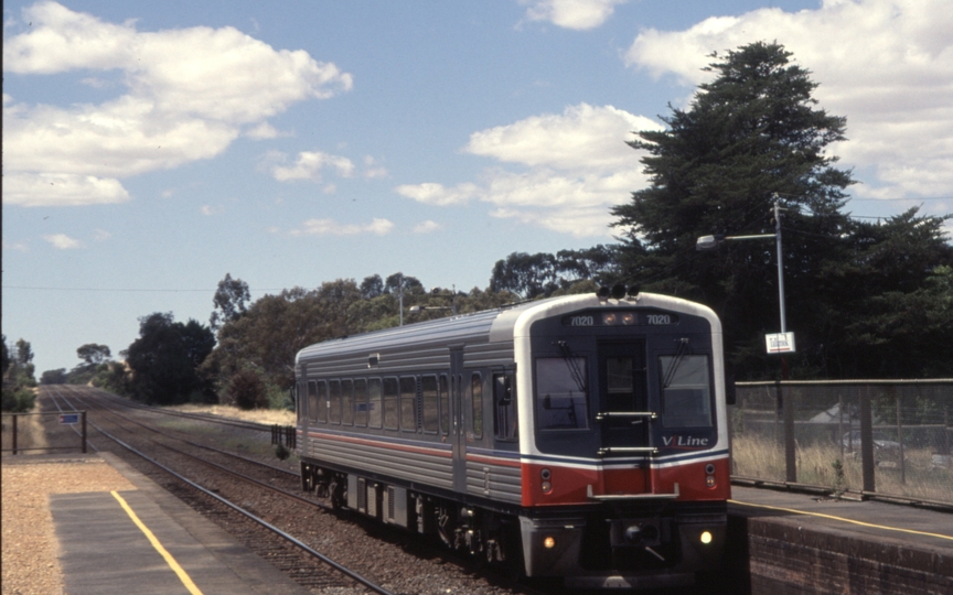 130196: Tallarook Passenger to Melbourne 7020