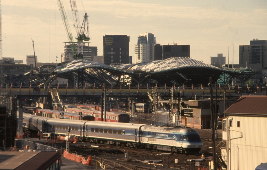 130209: Latrobe Street Bridge Day XPT to Sydney XP 2014 leading