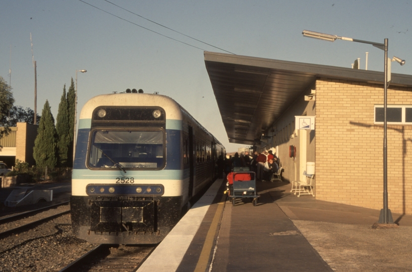 130355: Broken Hill Crystal Street 'Outback Explorer' to Sydney EC 2528 leading