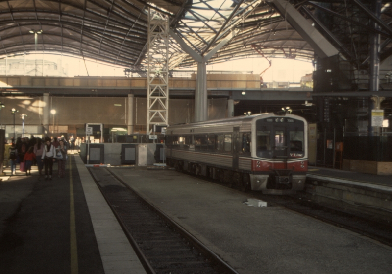 130424: Spencer Street Platform 5 7006 stabled