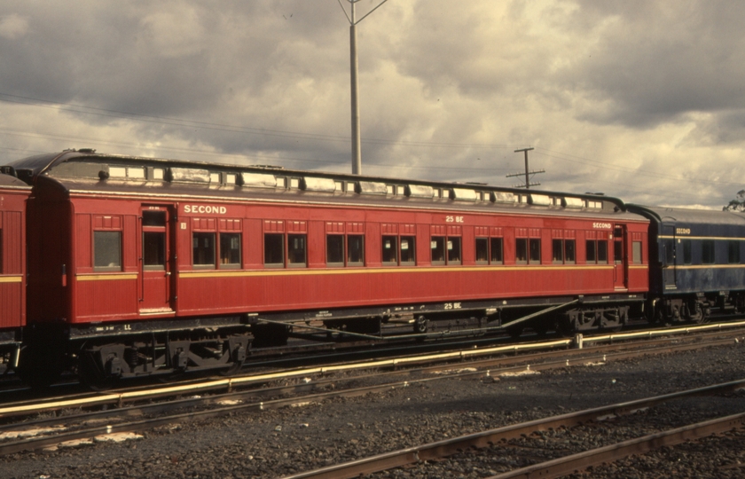 130446: Bacchus Marsh Carriage 25 BE in consist Steamrail Special