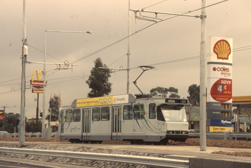 130460: Vermont South Terminus Test Tram departing on return A2 271