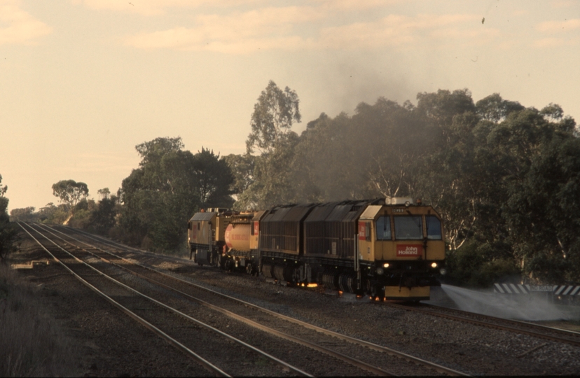 130463: Tallarook Up JHC Rail Grinder RG9 41704 leading