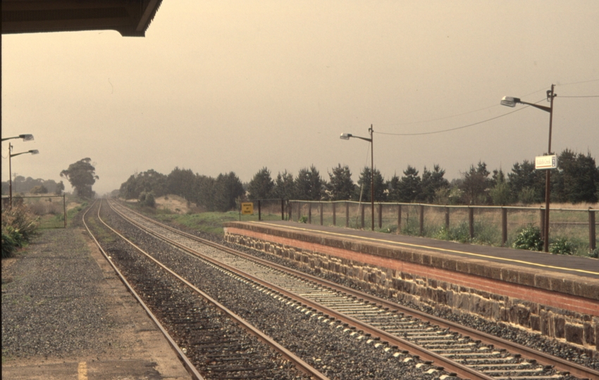 130537: Riddells Creek looking towards Melbourne