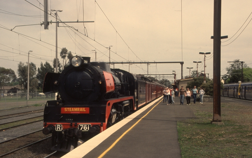 130560: Pakenham Steamrail Special to Bairnsdale R 761